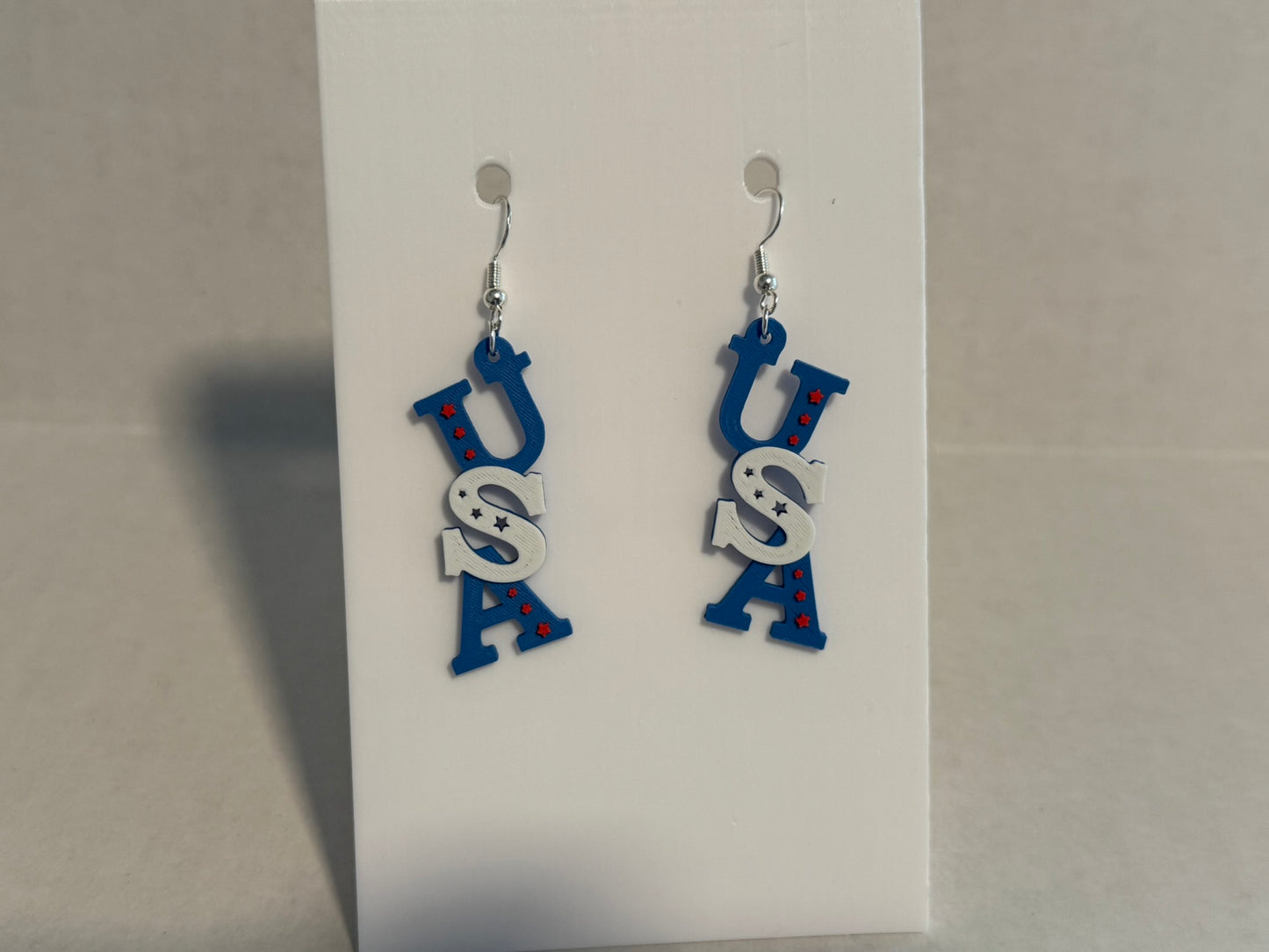 Dazzling USA Dangle Earrings: Show Your American Pride